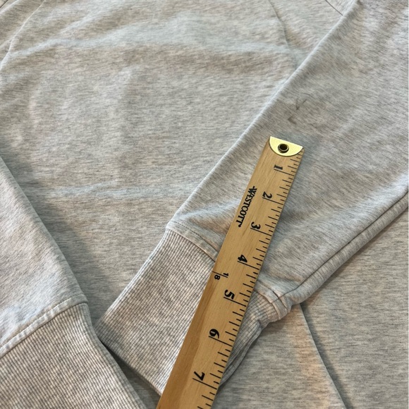 Lululemon Scuba Crew Heathered Core Ultra Light Grey Athletic Workout Sz 6* - Picture 12 of 13